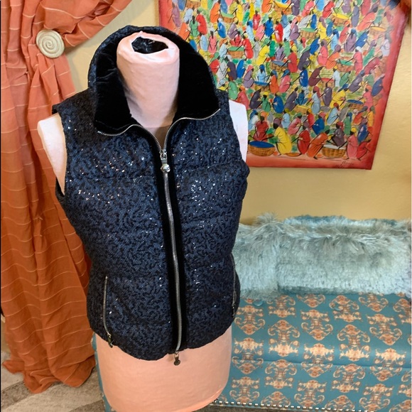 Women's Black Quilted Vest - Picture 15 of 16